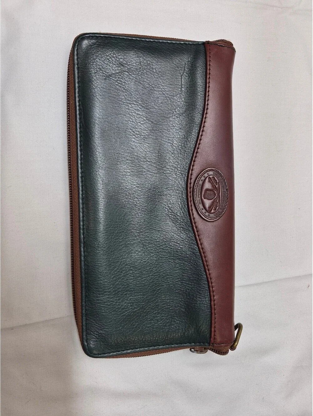 The Orvis Company Genuine Leather Zip-Around Wallet in Green and Brown B464